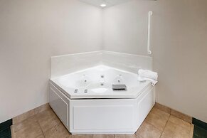 Shell Lake Lodge, a Travelodge by Wyndham