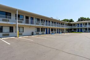 Motel 6 Redding, CA - Central