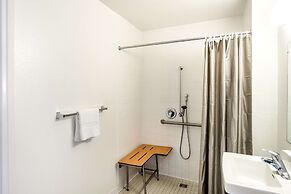 Motel 6 Redding, CA - Central