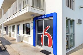 Motel 6 Redding, CA - Central