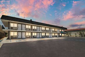 Clarion Pointe Ridgecrest near China Lake Naval Station