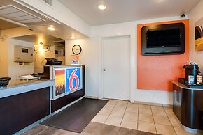 Motel 6 Lenexa, KS - Kansas City Southwest
