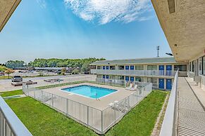 Motel 6 Kansas City, MO - Airport