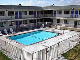 Motel 6 Kansas City, MO - Airport