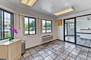 Motel 6 Glenview, IL - Chicago North