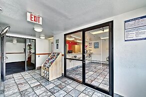 Motel 6 Glenview, IL - Chicago North