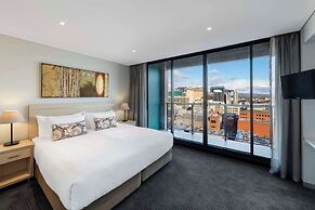 Oaks Adelaide Horizons Suites