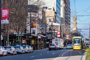 Oaks Adelaide Horizons Suites