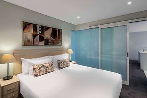 Oaks Adelaide Horizons Suites