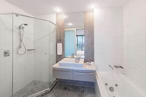 Oaks Adelaide Horizons Suites