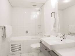 Oaks Adelaide Horizons Suites