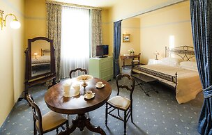 Cosmo Hotel Torri