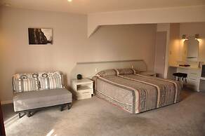 The Village Inn Hotel