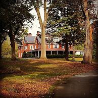 Cameron Estate Inn & Restaurant