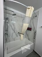 SureStay Plus by Best Western Brooks