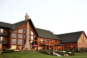 Stafford's Crooked River Lodge & Suites