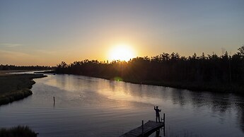 Crooked River Lodge