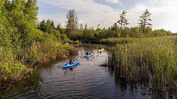 Crooked River Lodge