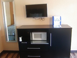 Days Inn by Wyndham Marietta White Water