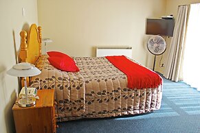 Picton Beachcomber Inn