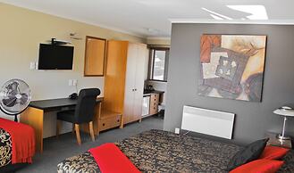 Picton Beachcomber Inn