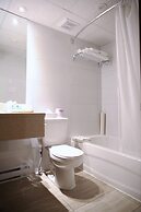 Auberge Du Grand Lac