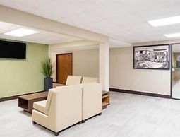 Super 8 by Wyndham Charleston/Sikeston East MO