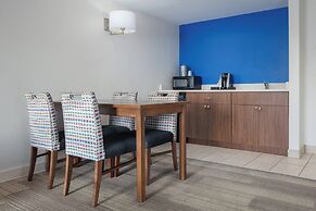 Holiday Inn Express & Suites Newport News by IHG