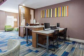 Holiday Inn Express & Suites Newport News by IHG