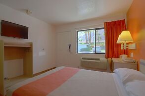 Motel 6 Palm Springs, CA - East - Palm Canyon
