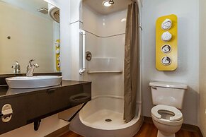 Motel 6 Palm Springs, CA - East - Palm Canyon