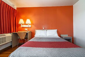 Motel 6 Palm Springs, CA - East - Palm Canyon