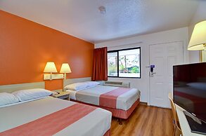 Motel 6 Palm Springs, CA - East - Palm Canyon