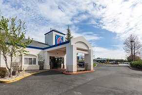 Motel 6 Auburn, CA