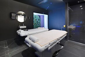 Vip's Motel Luxury Accommodation & Spa