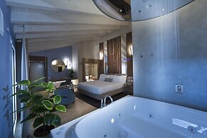 Vip's Motel Luxury Accommodation & Spa