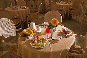 Vip's Motel Luxury Accommodation & Spa