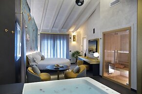 Vip's Motel Luxury Accommodation & Spa
