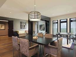 Pullman New Delhi Aerocity Hotel