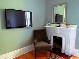 Shadow Lawn Inn