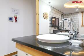 Business Hotel