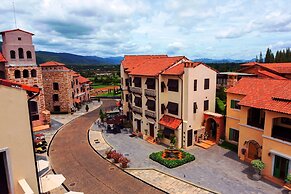 Town Square Suites by Toscana Valley