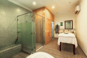 Minera Hot Springs Binh Chau