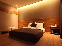 Designers Hotel The Rich