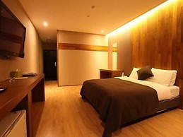 Designers Hotel The Rich