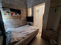 Allenby 2 Bed & Breakfast