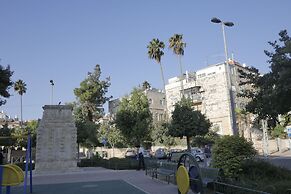 Allenby 2 Bed & Breakfast