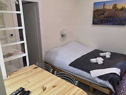 Allenby 2 Bed & Breakfast