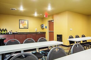 Cobblestone Inn & Suites - Corry