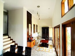 De Bukit Dago Villa by HouseinBandung